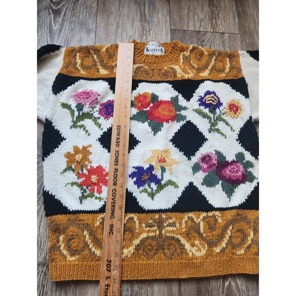 Vintage Knitting Needles Hand Knit Floral Sweater Sz L Grandmacore Chunkyknit - Picture 7 of 9